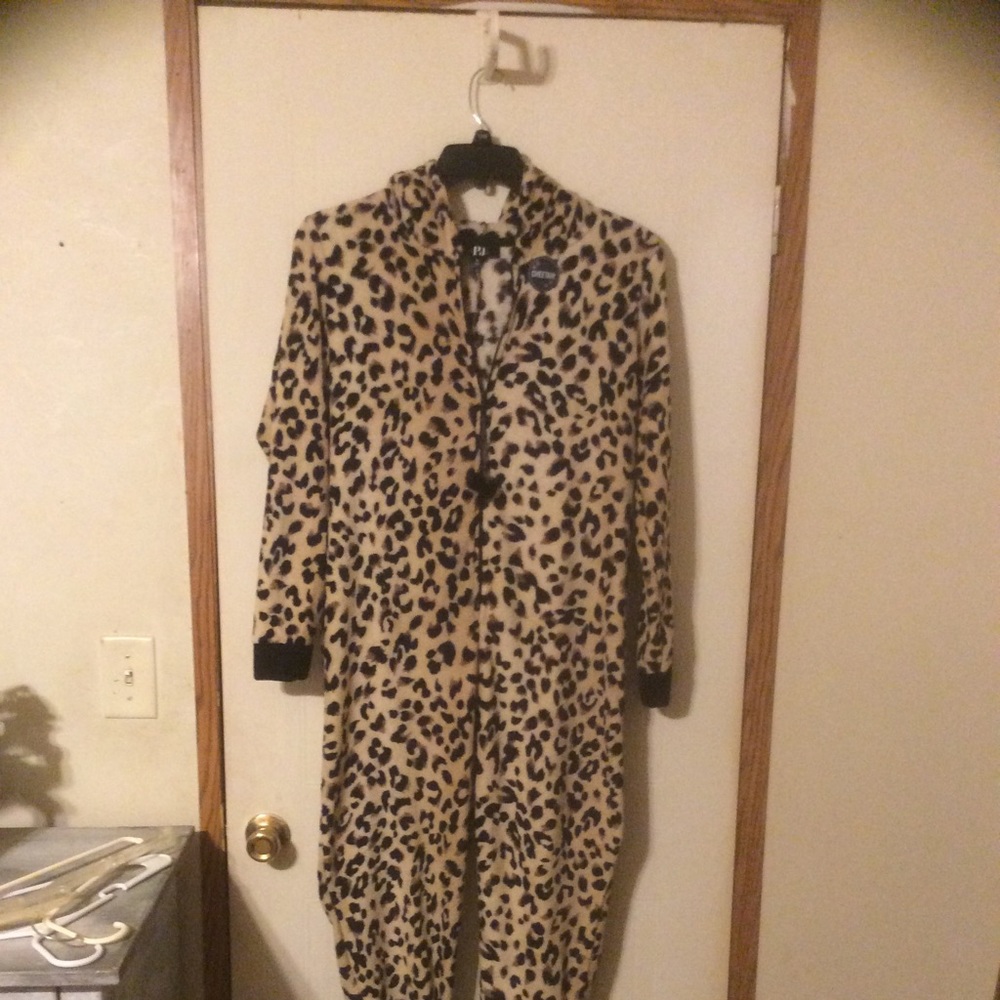 NWT PJ Essentials medium Cheetah pjs